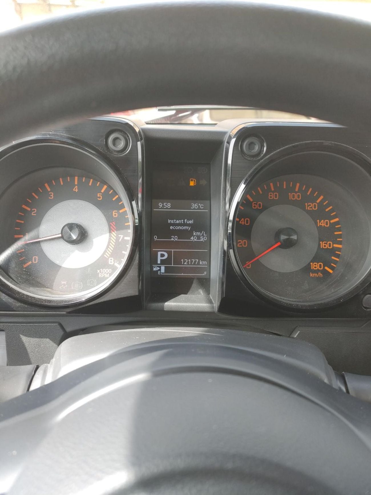 سوزوكي جيمني GL - GCC Specs (1 Year 20,000 Km FREE Service Contract)