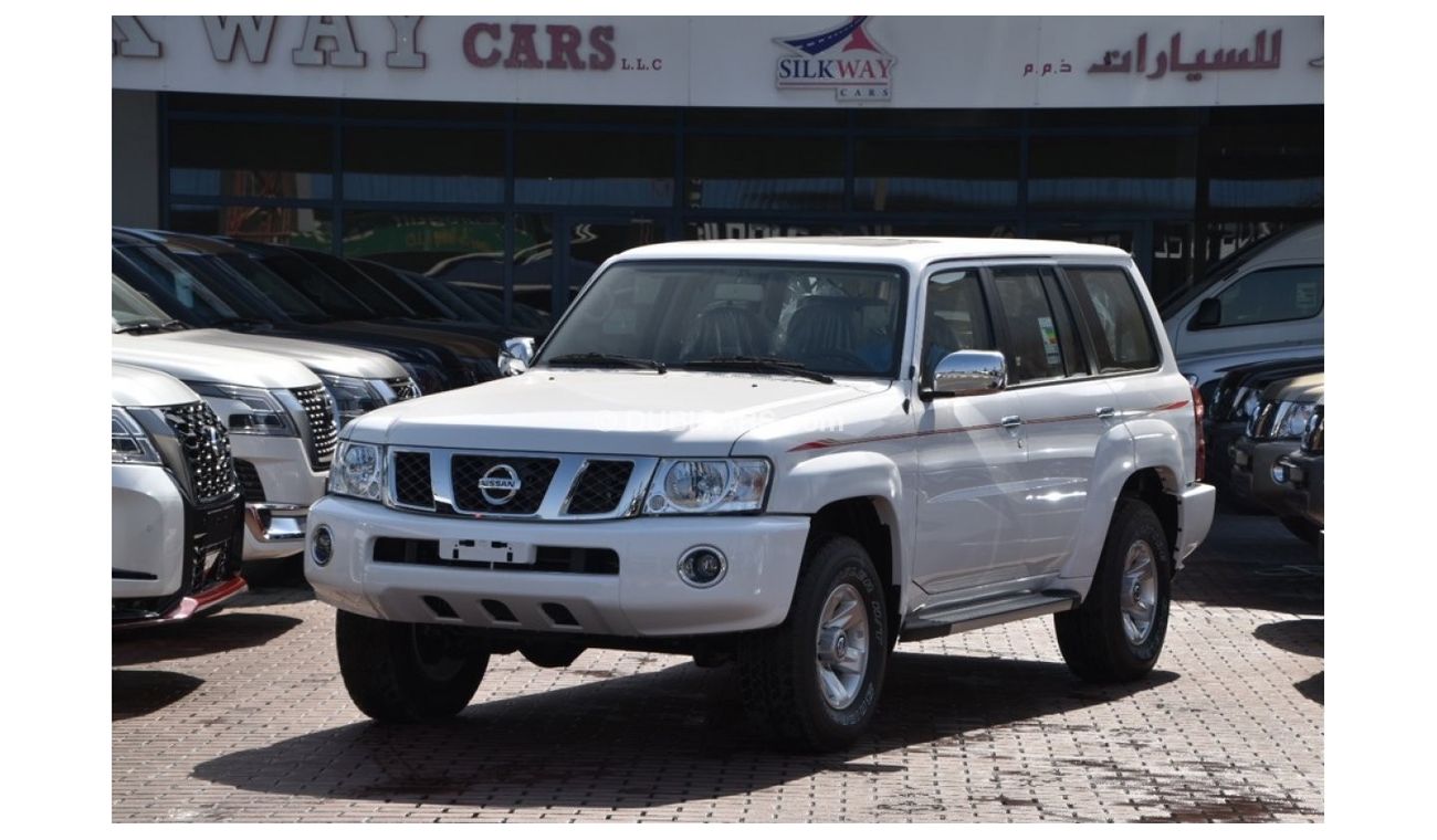نيسان باترول سفاري Nissan Patrol  Safari M/T 4Doors Gcc Export Only