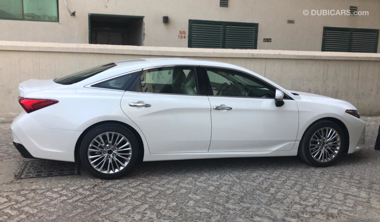 Toyota Avalon 3.5L LIMITED FULL OPTION