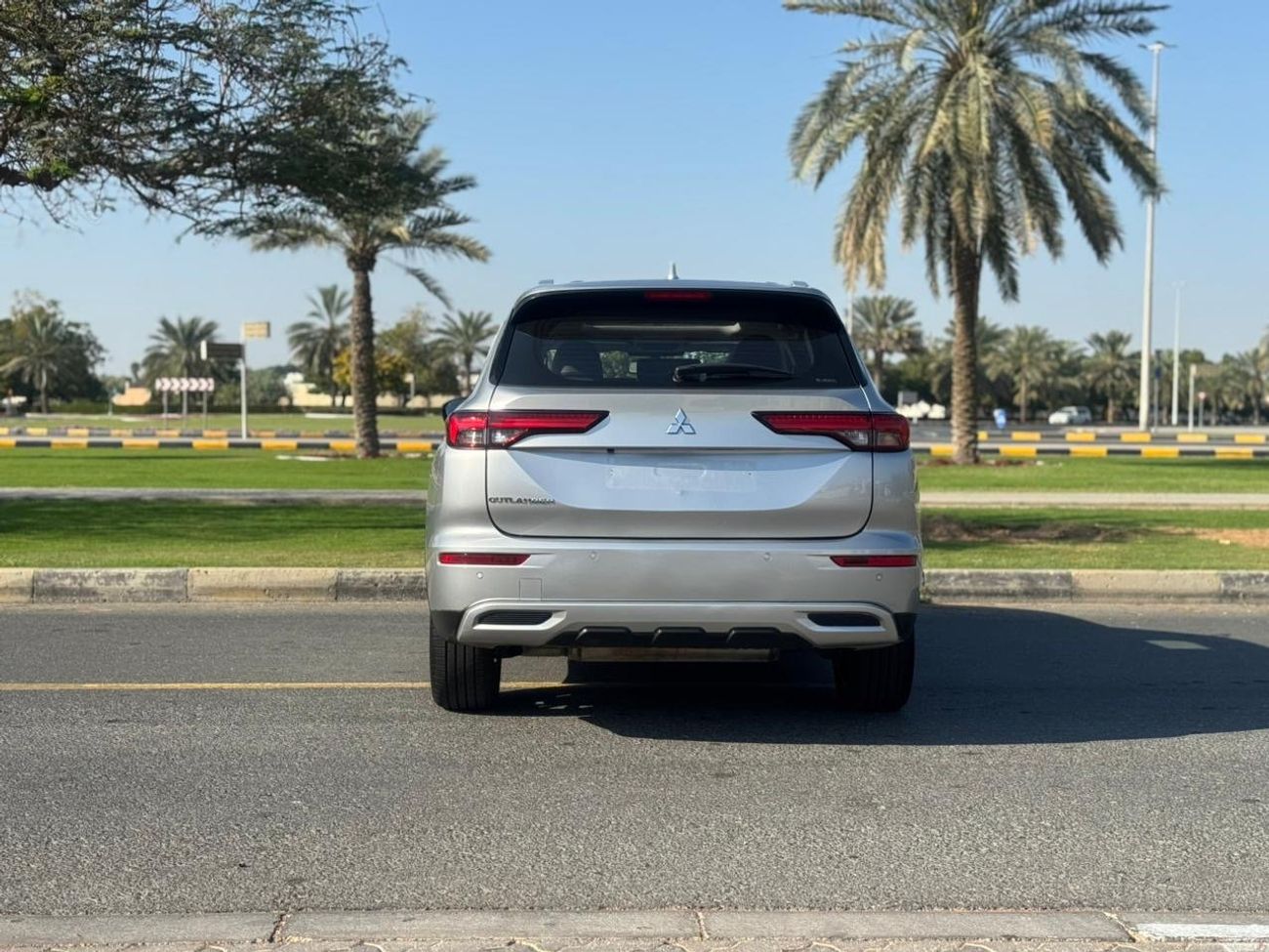 Mitsubishi Outlander GLX Super High 2.4L