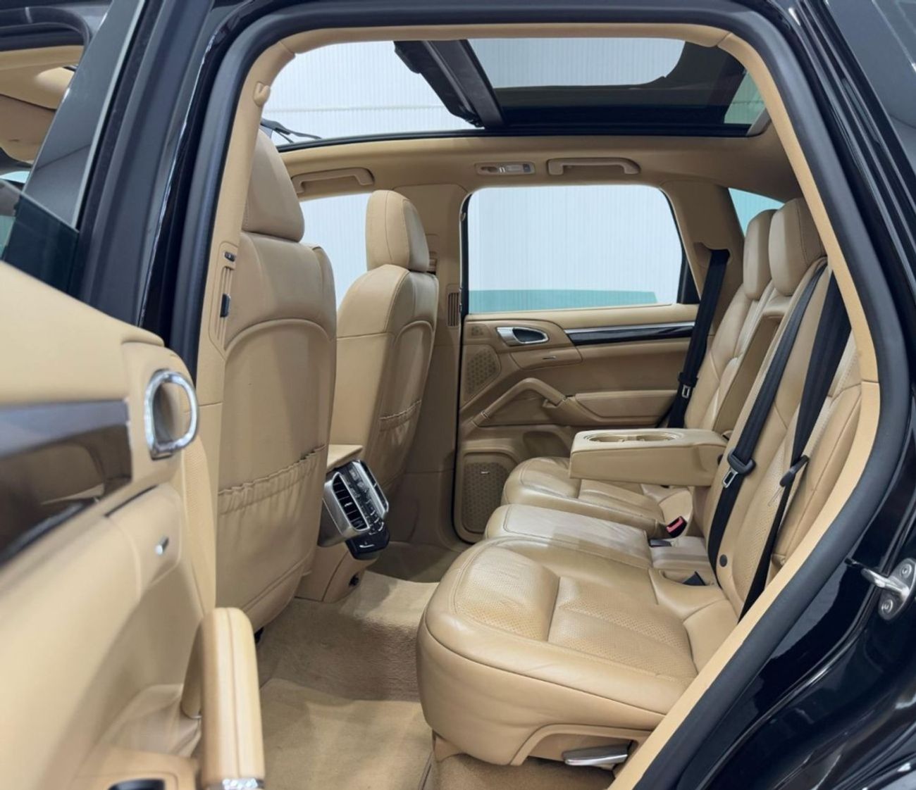 بورش كايان 2017 Porsche Cayenne Platinum Edition, Full Service History, Excellent Condition, GCC