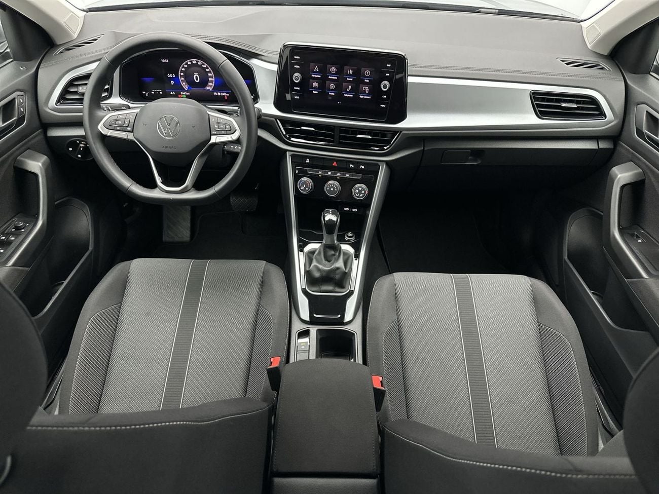 Volkswagen T-ROC T-Roc Life with Camera 1.4L| The Ultimate Connected Urban SUV | Smart Park Assist