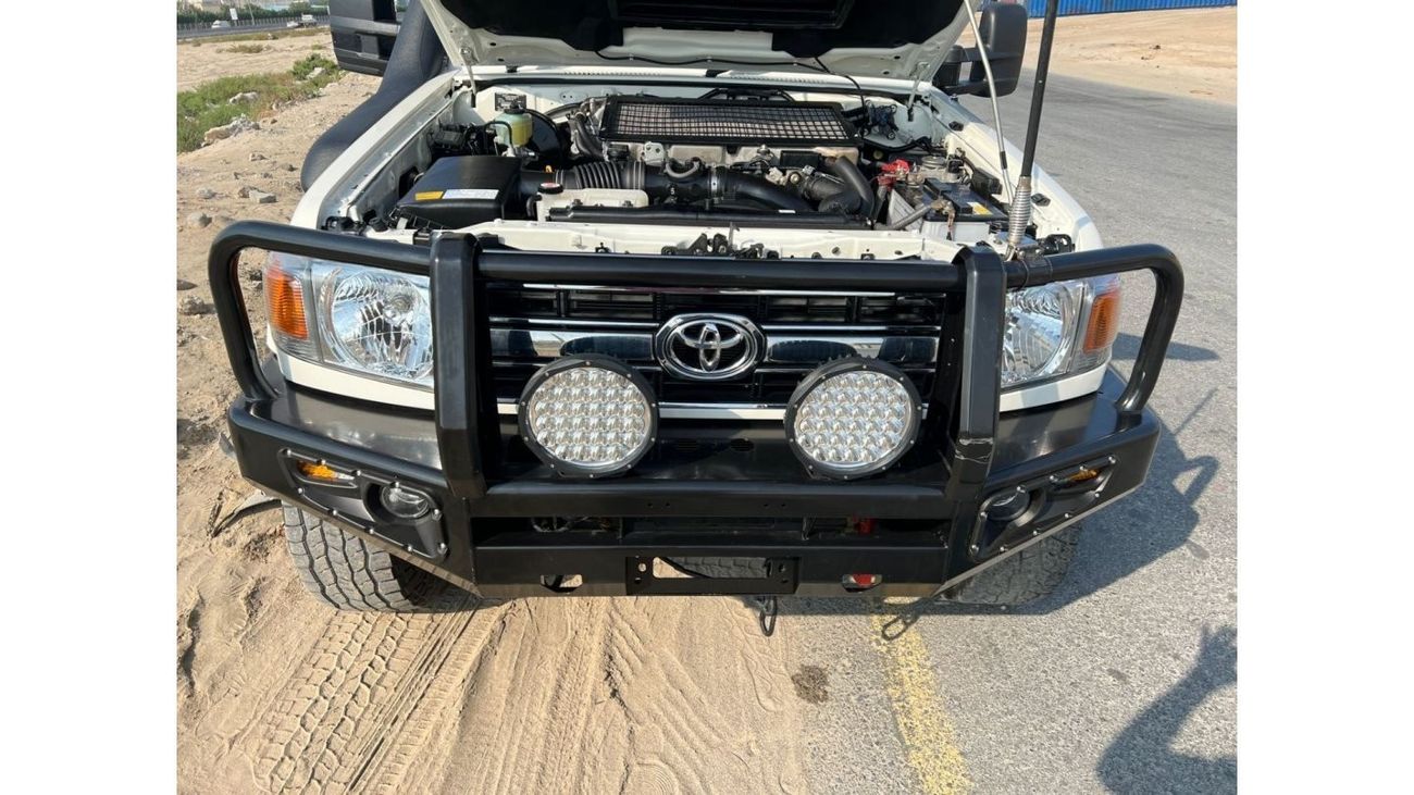 Toyota Land Cruiser Pick Up