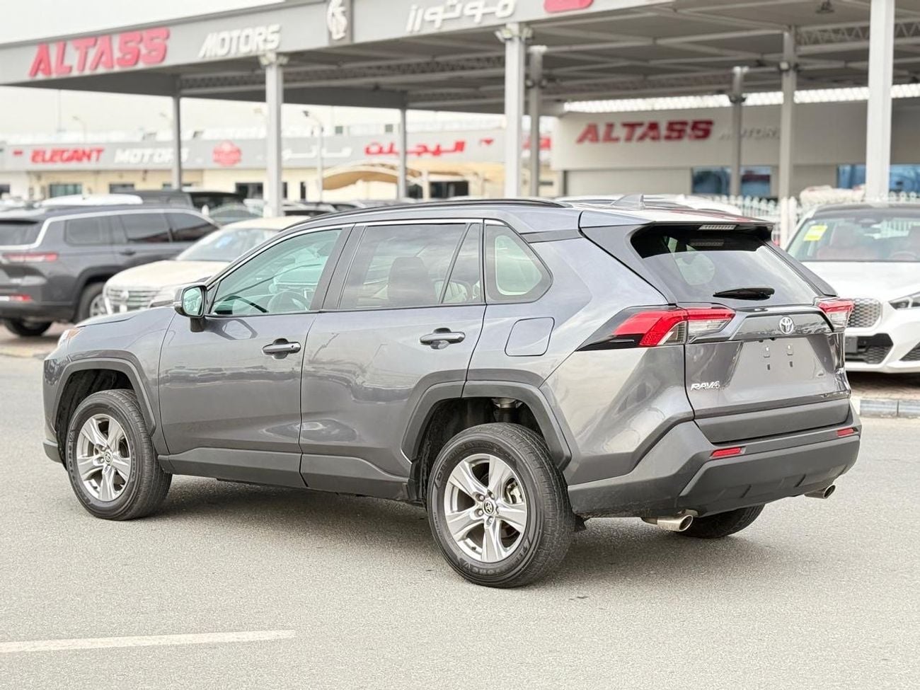 تويوتا راف ٤ XLE 2.5L push start 2024