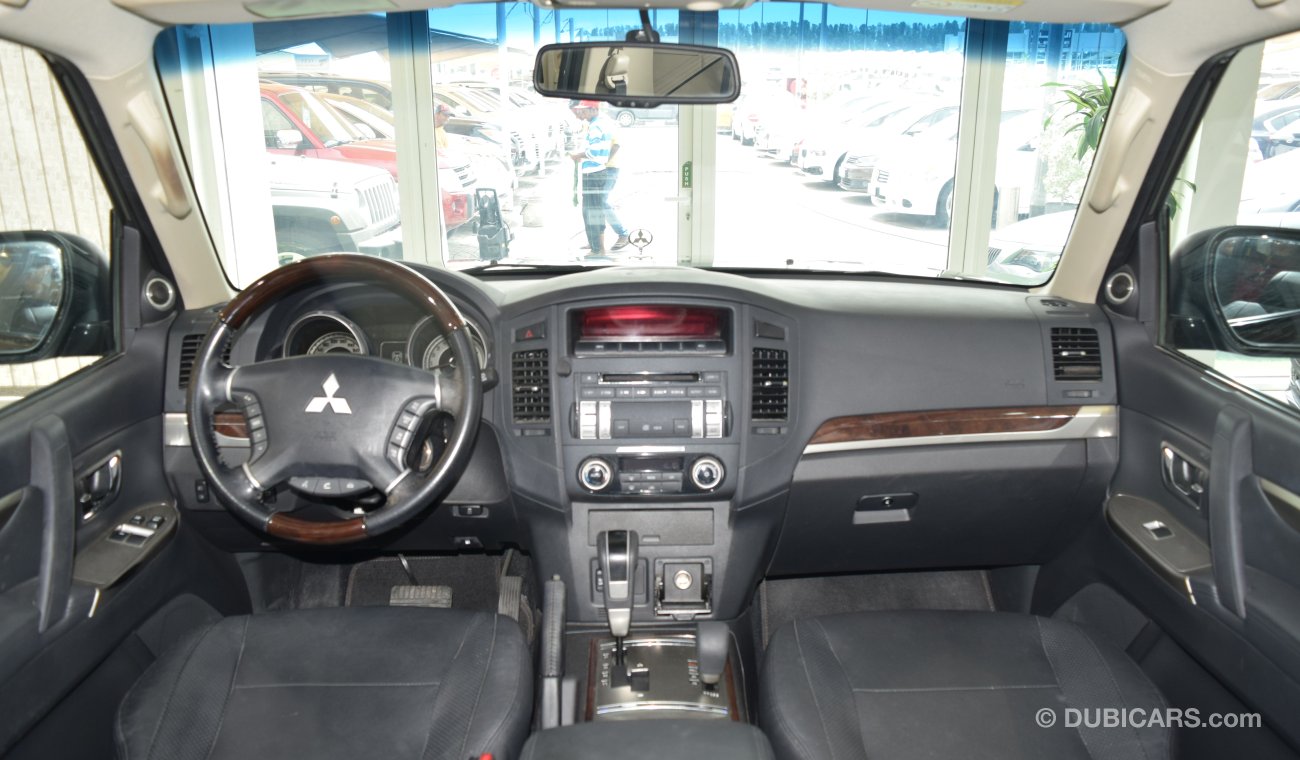 Mitsubishi Pajero 3.8