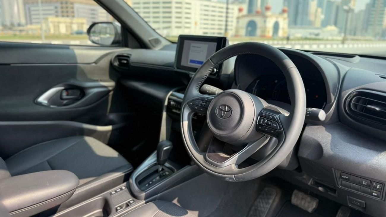 تويوتا يارس كروس YARIS CROSS 1.5 LITER ,PETROL RIGHT HAND ,FOR EXPORT ONLY