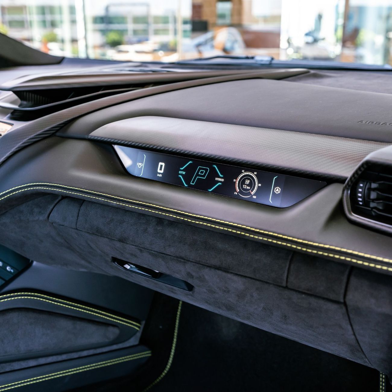 لامبورغيني ريفويلتو 2024 LAMBORGHINI REVUELTO BRAND NEW ( FREE SERVICE CONTRACT )