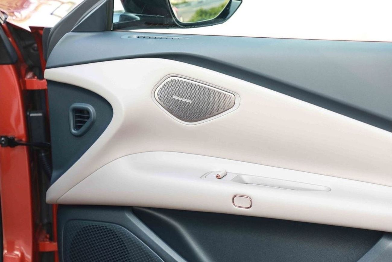 Lynk & Co Z10 2024 LYNK & CO Z10 ULTRA 702 - RED & BLACK inside BROWN