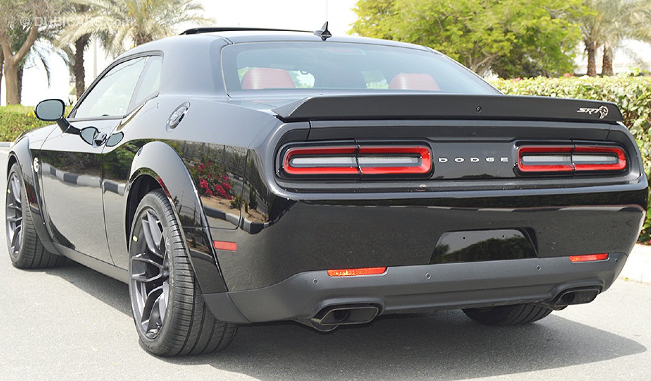 دودج تشالينجر Hellcat SRT WIDEBODY, 6.2L, SRT8, GCC Specs with 3Yrs or 100K km Warranty