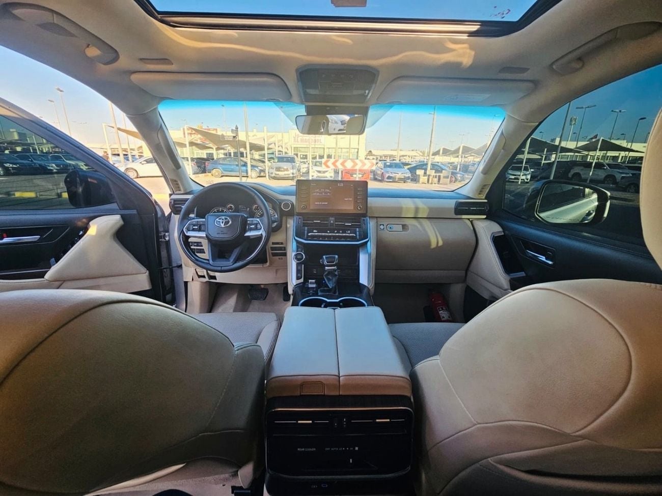 Toyota Land Cruiser 2022 MODEL GXR V6 4.0L Engine Full Option Very Clean and Perfect Condition