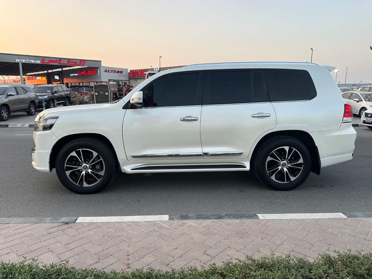 Toyota Land Cruiser GXR 4.0L