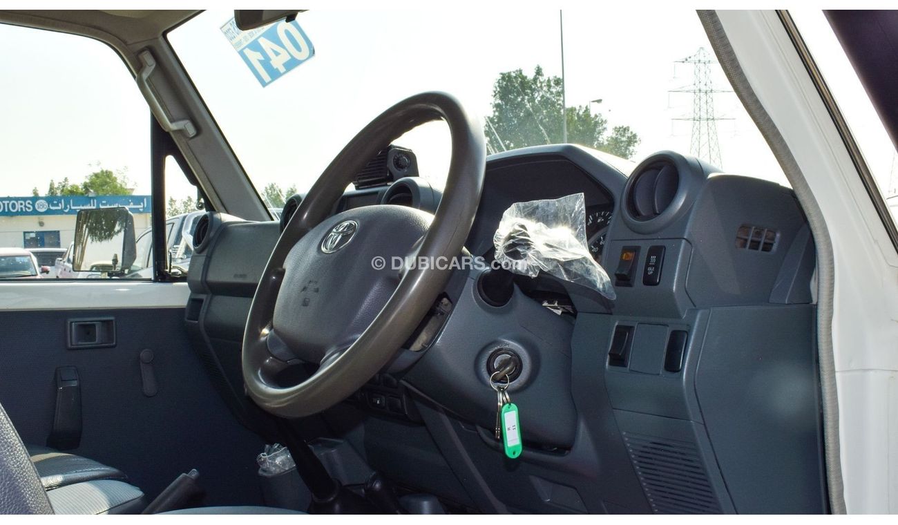 Toyota Land Cruiser Pick Up V8 1VD engine Diesel turbo clean car