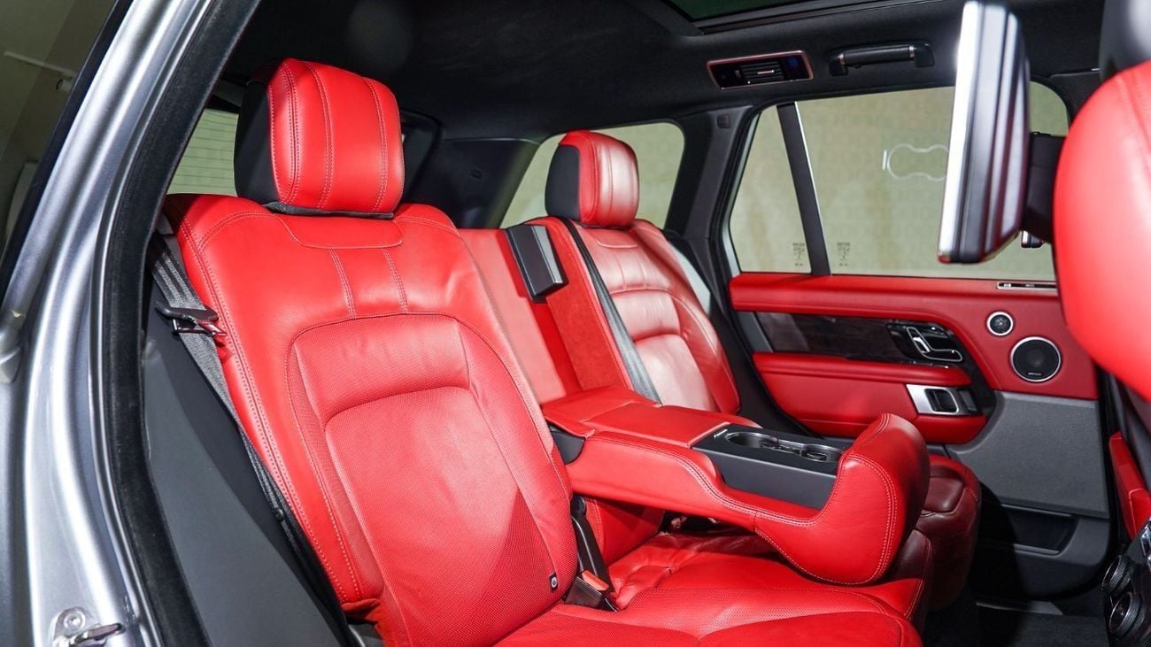 Land Rover Range Rover Vogue SE 5.0L | AED 4,033 PM | Warranty Dec-2025 | GCC