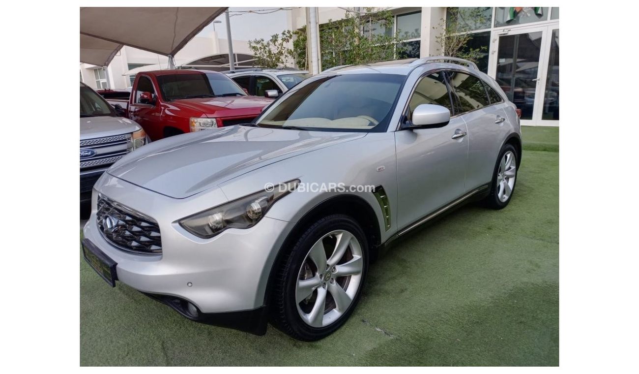 Infiniti FX50 Infiniti FX50 Gulf model 2009, paint, agency number one, leather hatch, sensors, alloy wheels, cruis
