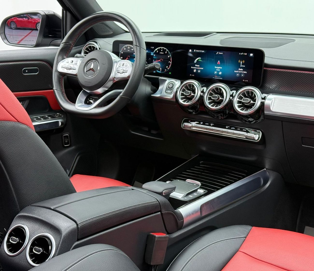 مرسيدس بنز GLB 250 4MATIC 2.0L 2022 Mercedes Benz GLB 250 4MATIC, 2027 MB Warranty + Service, Full MB Service History,