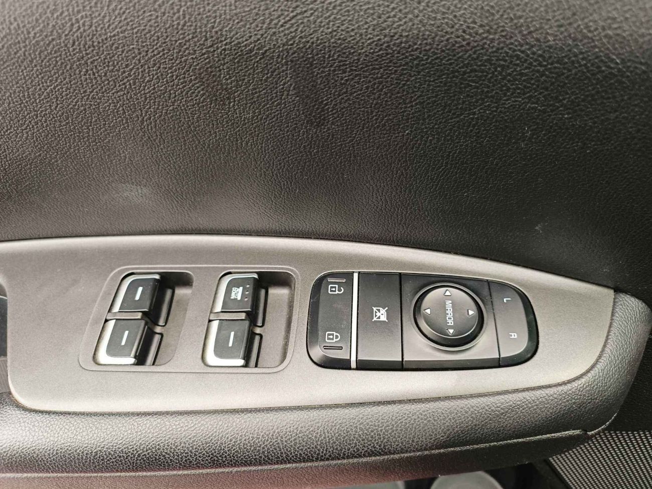 Kia Optima V4 / 2.4L / PANORAMIC ROOF / FULL OPTION LOW MILEAGE(LOT # 41058)