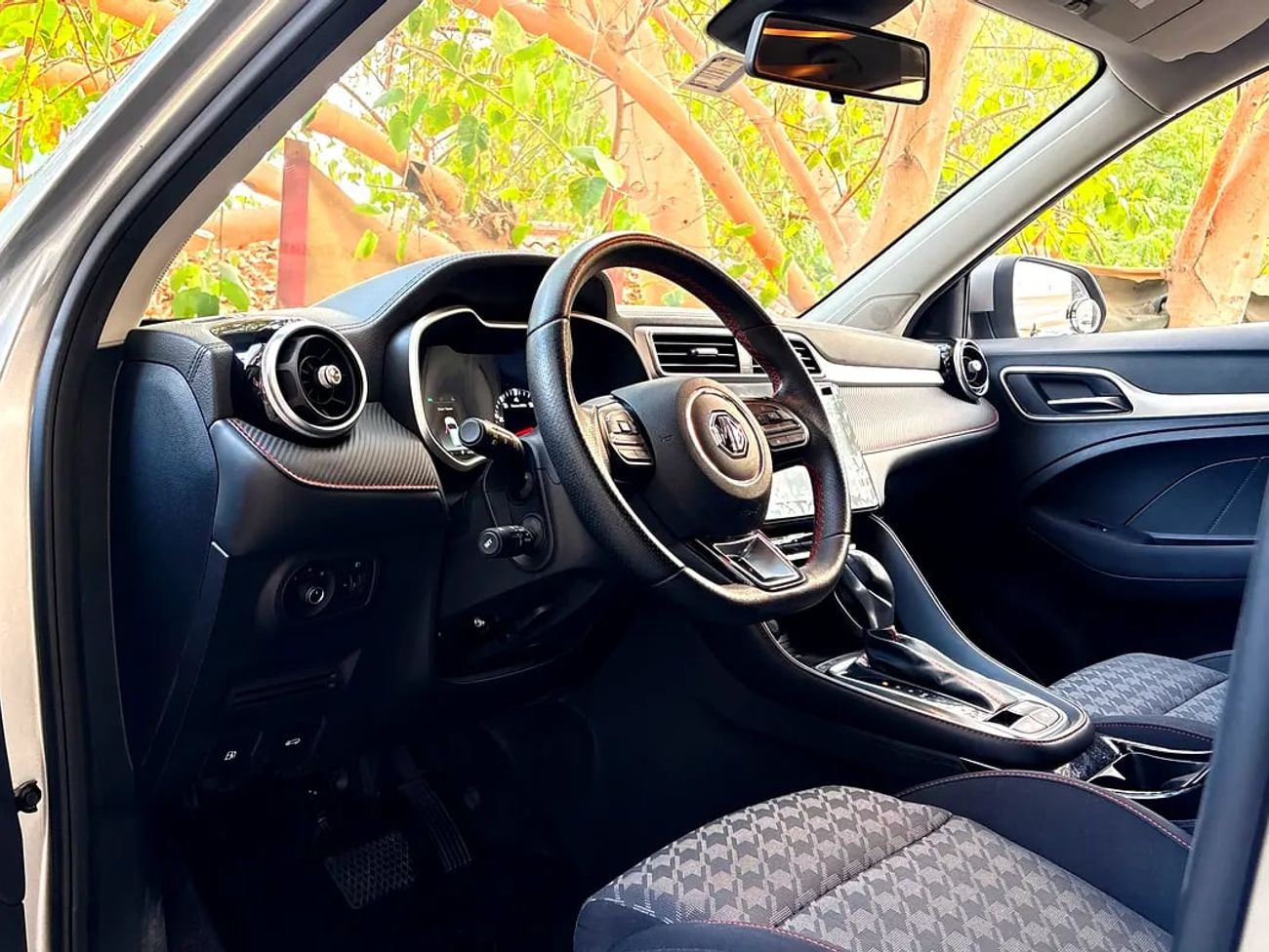 أم جي ZS 814 PER MONTH | UNDER WARRANTY till | GCC | Original Paint | Excellent Condition