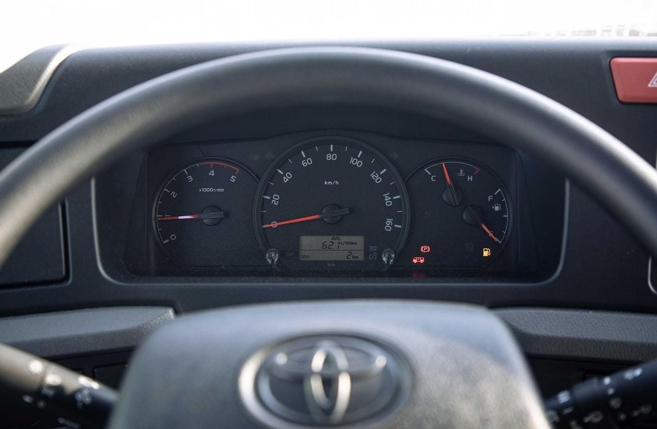 Toyota Coaster 2025 Toyota Coaster High-Roof 30-Seater 4.0L 4-Cyl Turbo Diesel M/T RWD 2-Point Seatbelts For Africa