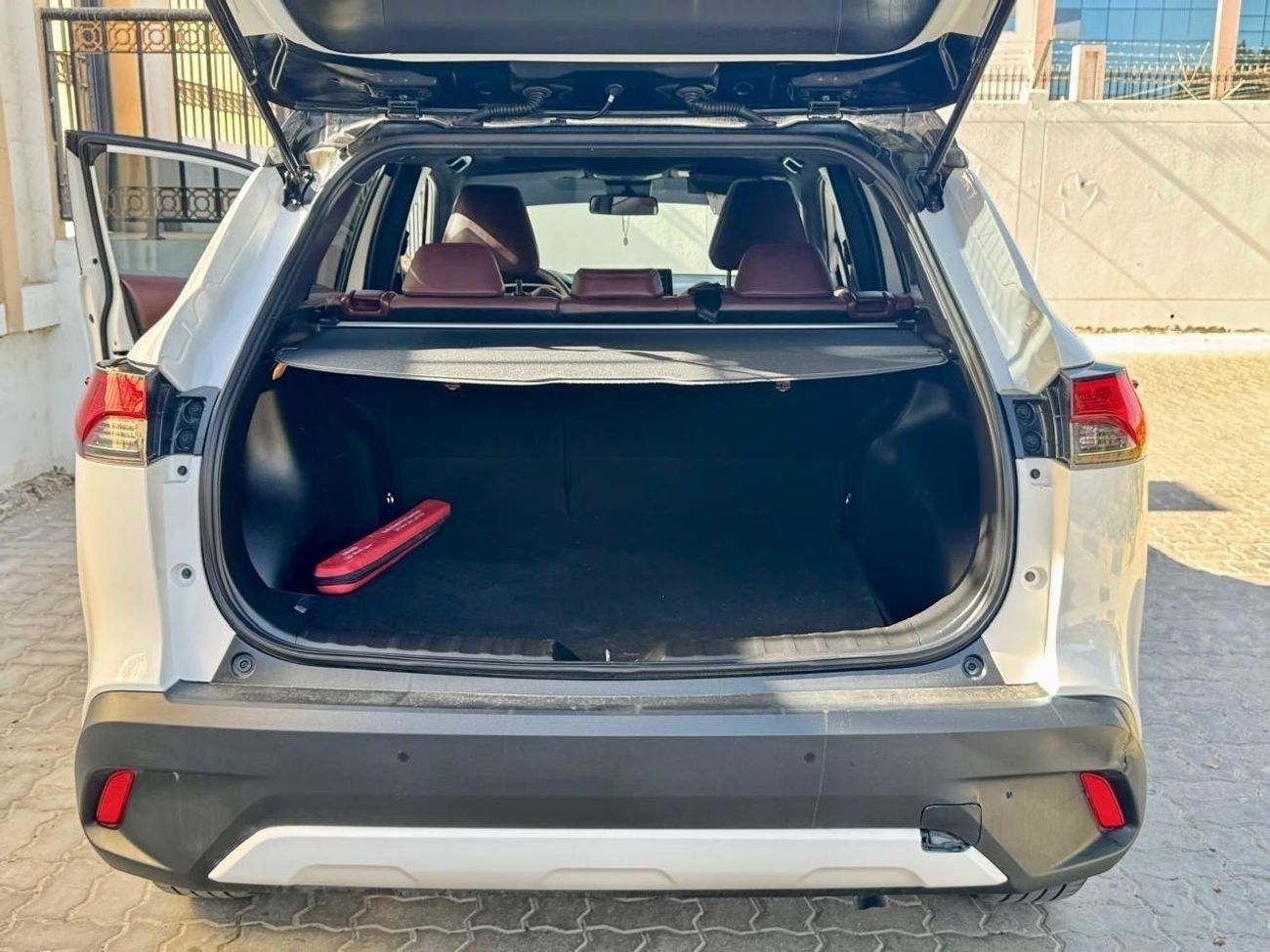 تويوتا كورولا كروس Top OF Range Corolla Cross 1.8L 2023 GCC (Hybrid) FULL OPTION