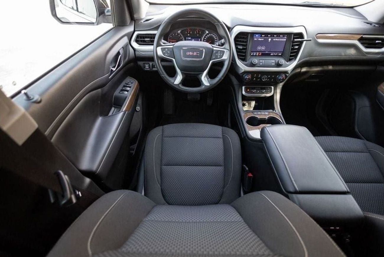 GMC Acadia SLE 3.6L GMC Acadia 2023 GCC under Agency Warranty and Service Contract with Flexible Down-Payment.