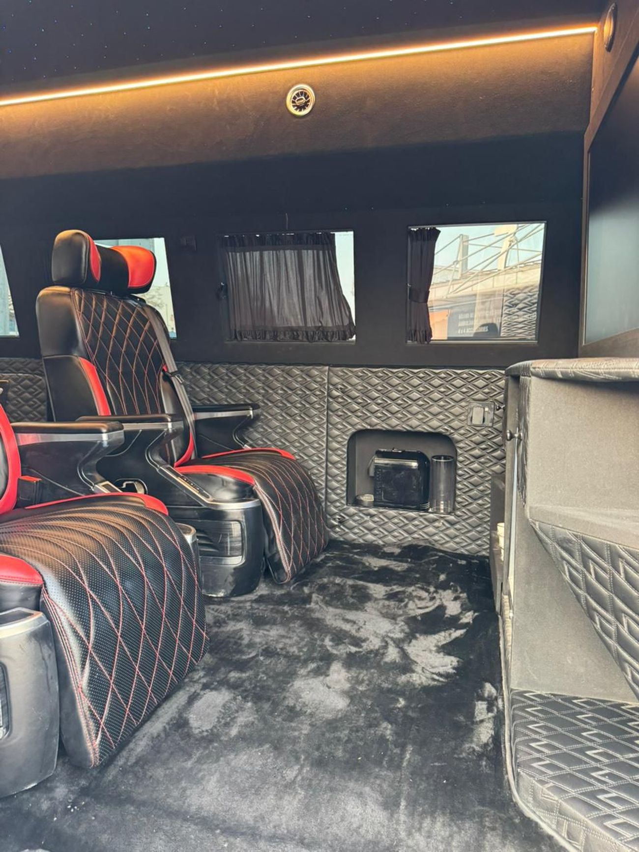 GMC Savana 6.6L V8 Petrol | 7” Touchscreen Display | Rear Vision Camera | High Roof Option | 7 STR