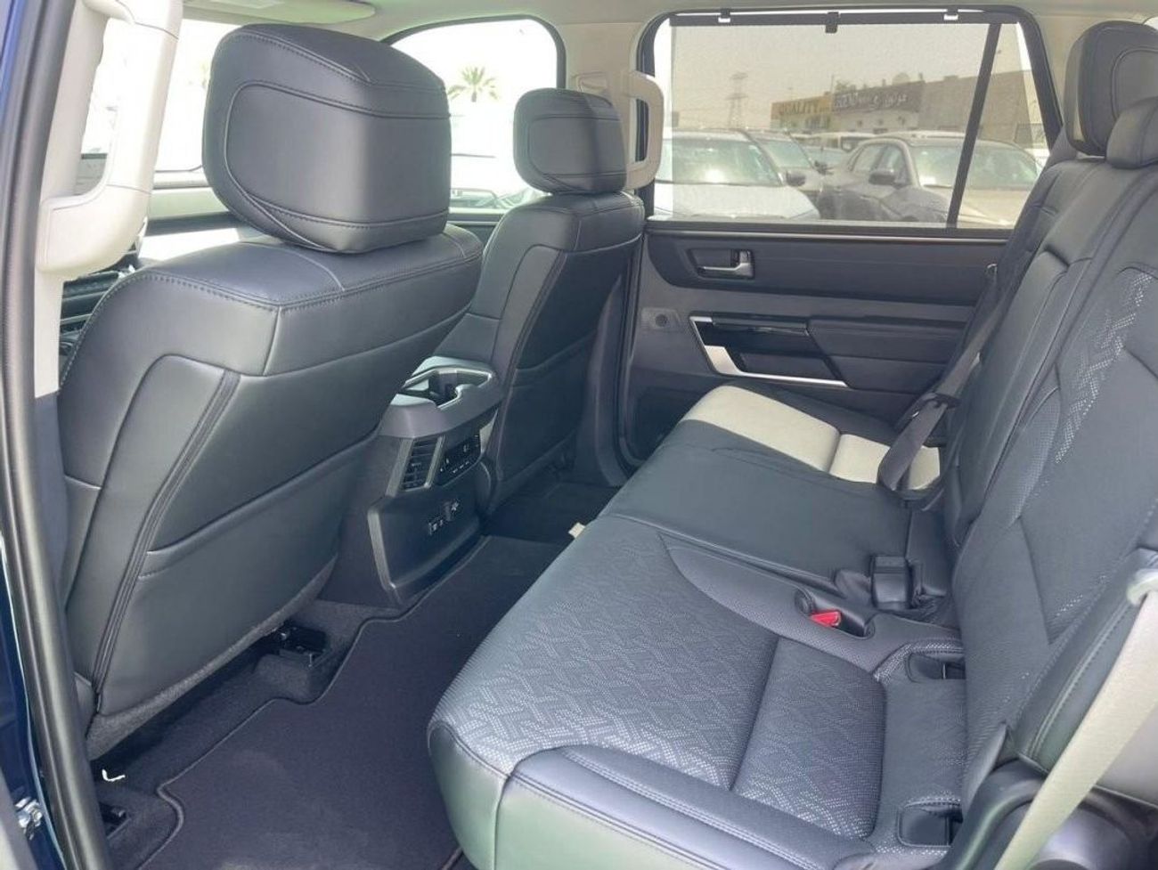 تويوتا سيكويا limited  full option Hybrid