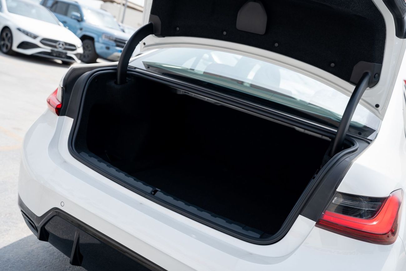 BMW 330i BMW 330Li M Sport Night Package 2025- BE