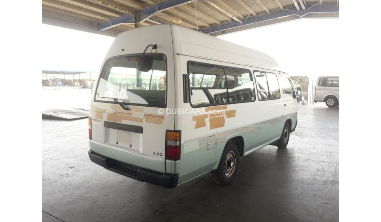 Nissan Caravan Caravan Van RIGHT HAND (Stock no PM 652 )