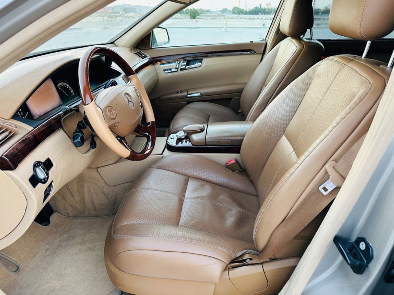 Mercedes-Benz S 350 GCC MODEL 2009 car perfect condition inside and outside full  option sun roof leather seats  screen 