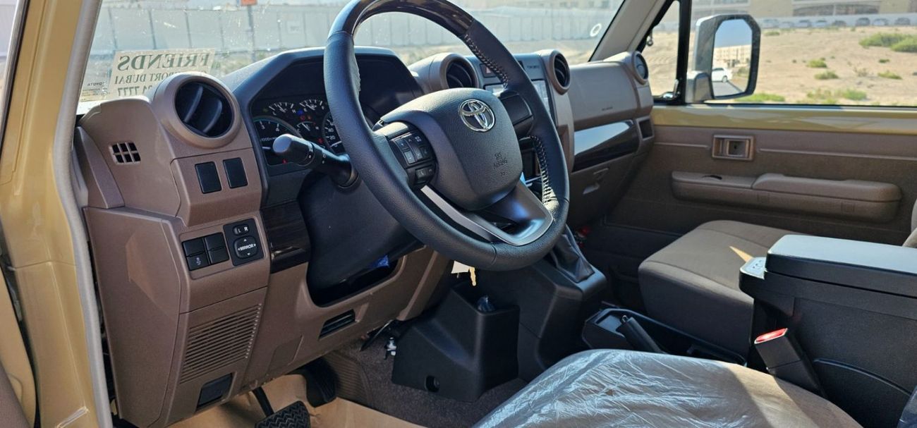 تويوتا لاند كروزر 70 ECTGEN002 - 2025 TLC71 Hardtop SWB 2.8L Diesel Auto Beige