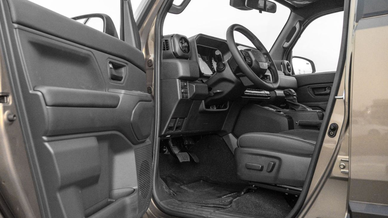 Toyota Land Cruiser Fj GXR 2027 Toyota Land Cruiser FJ 2.7L AT Petrol (Green-Black)