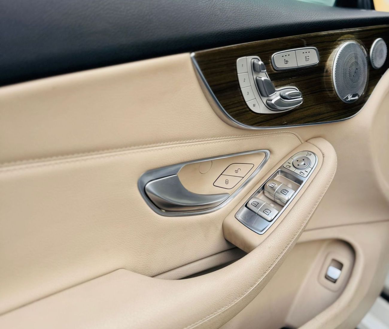 مرسيدس بنز C 300 كوبيه