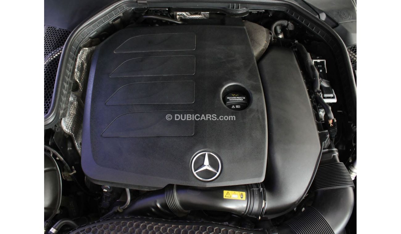 Mercedes-Benz C 200 Avantgarde GCC UNDER GERGASH WARRANTY
