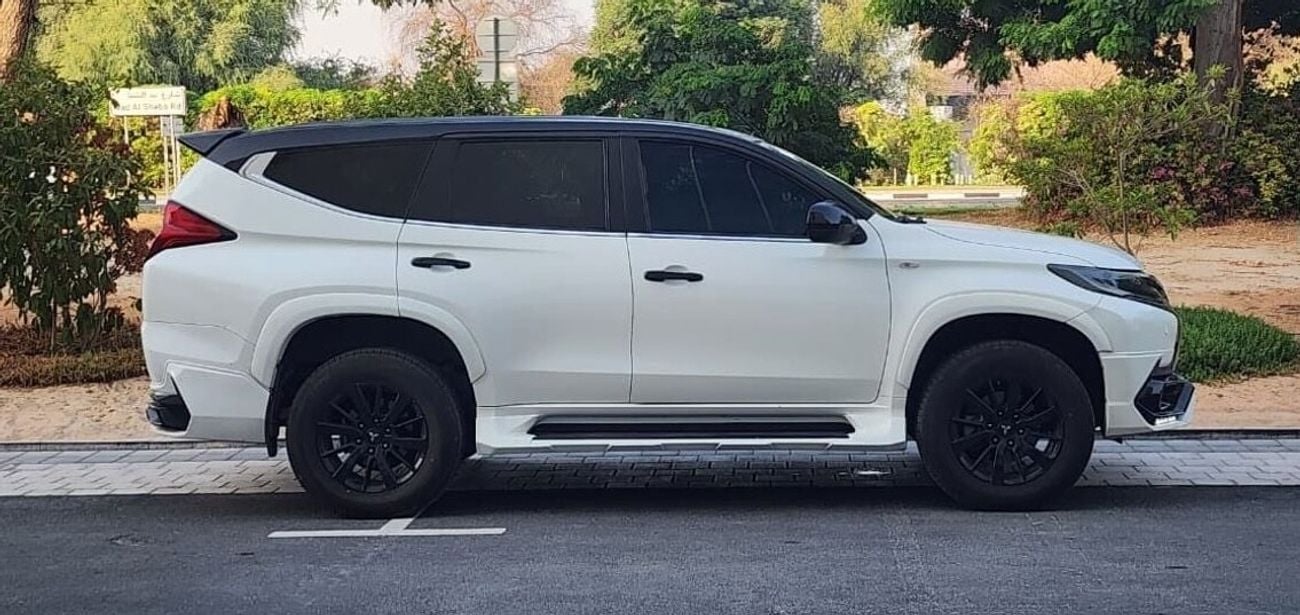 ميتسوبيشي مونتيرو سبورت GLS Premium 3.0L (7 Seater)