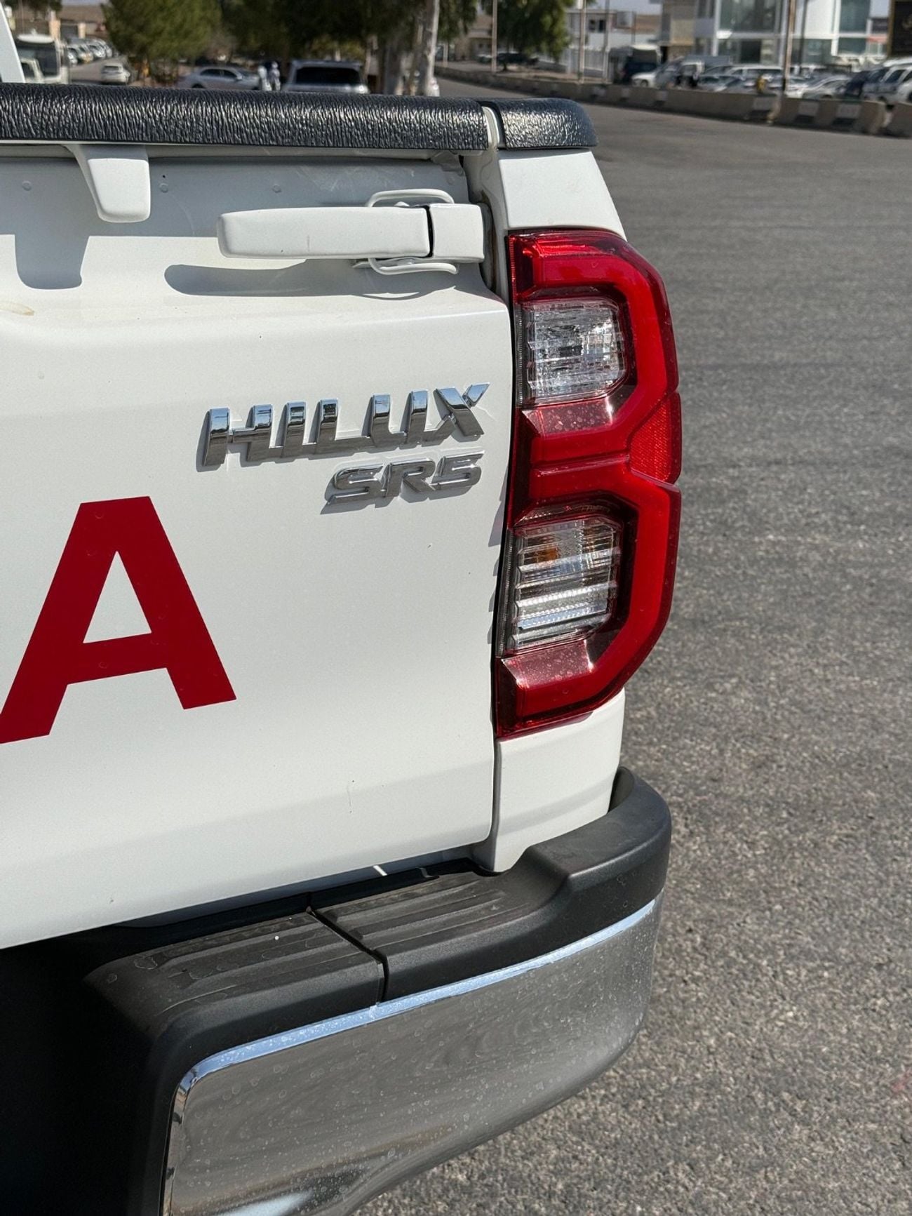 Toyota Hilux Toyota Hilux 2.7 AT push start Full option GCC 2025