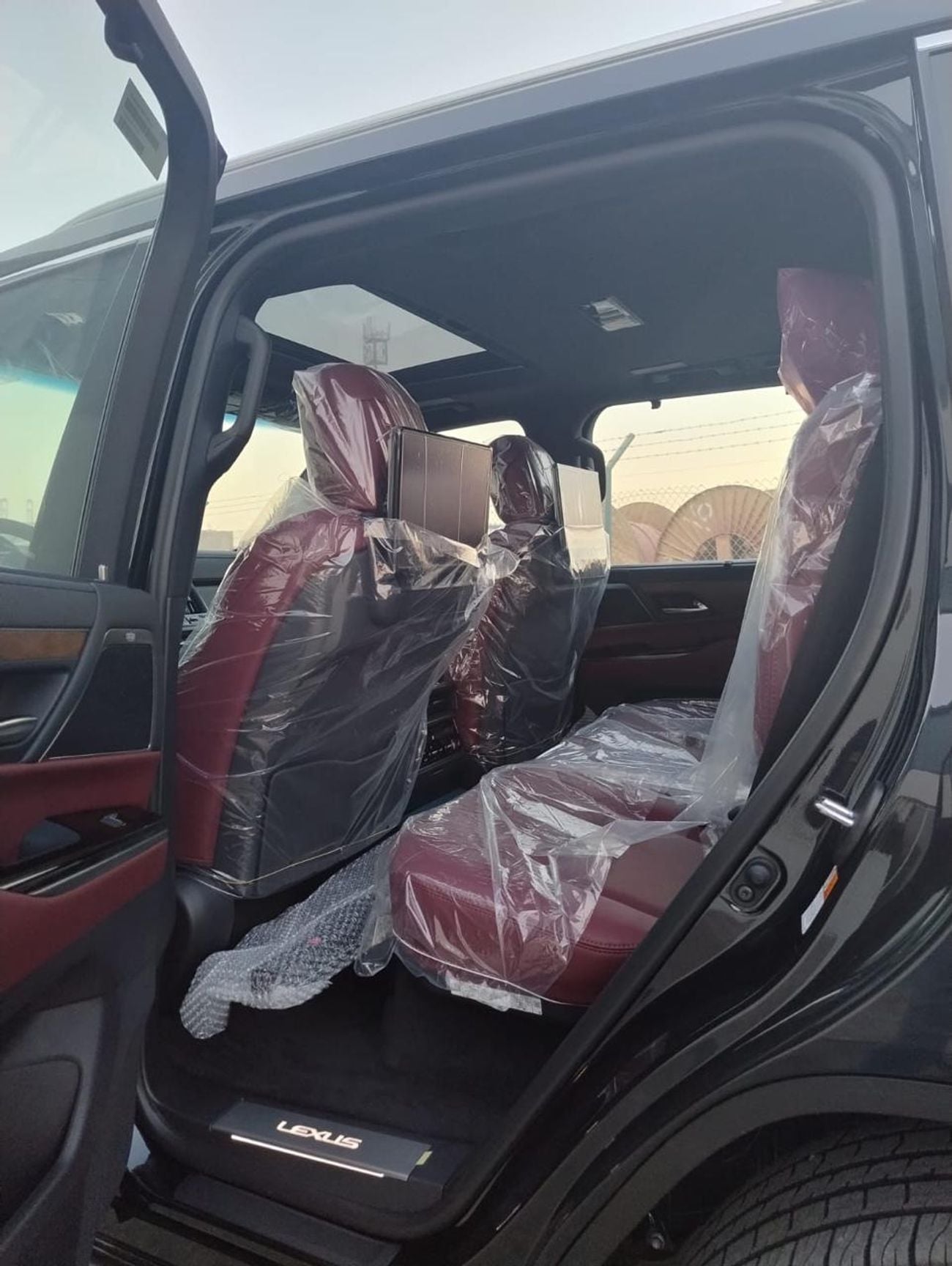 لكزس LX 700h SIGNATURE