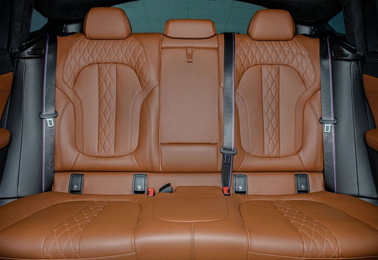 بي أم دبليو X6 M60i M-Sport