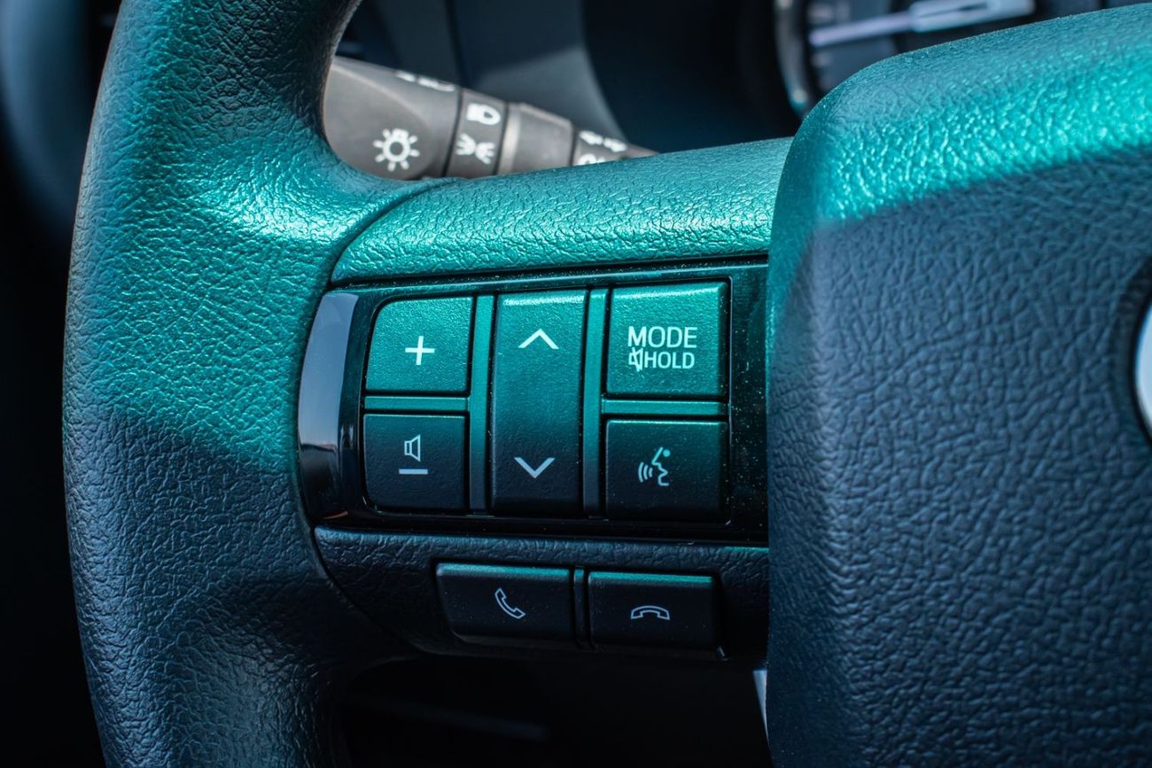 Toyota Hilux TOYOTA HILUX PETROL AUTO RWD TRANSMISSION 2024