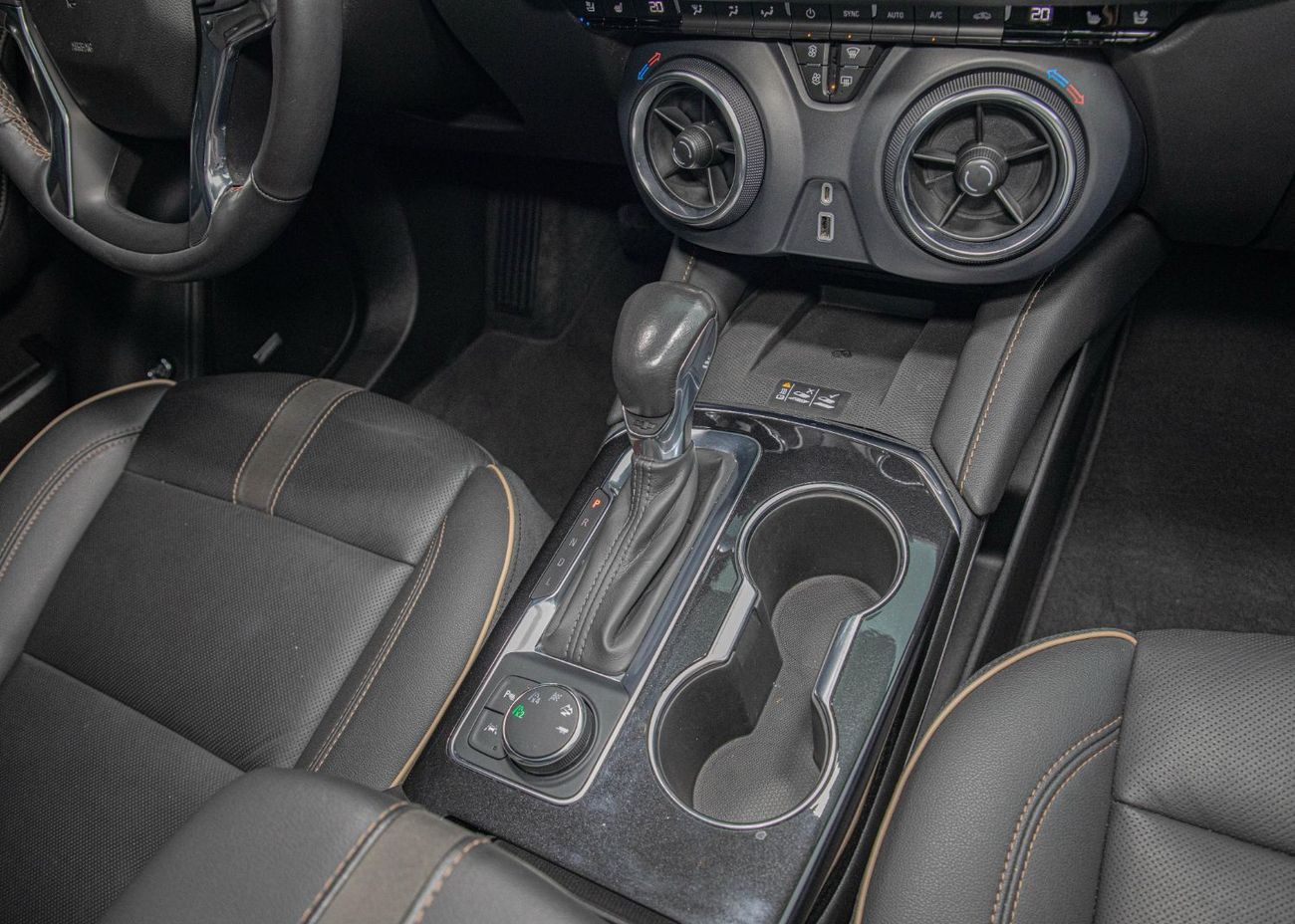 Chevrolet Blazer Premier 3.6L (305 HP) Black Pack Available • V6 AWD • FDSH • Warranty + Service Contract Available •