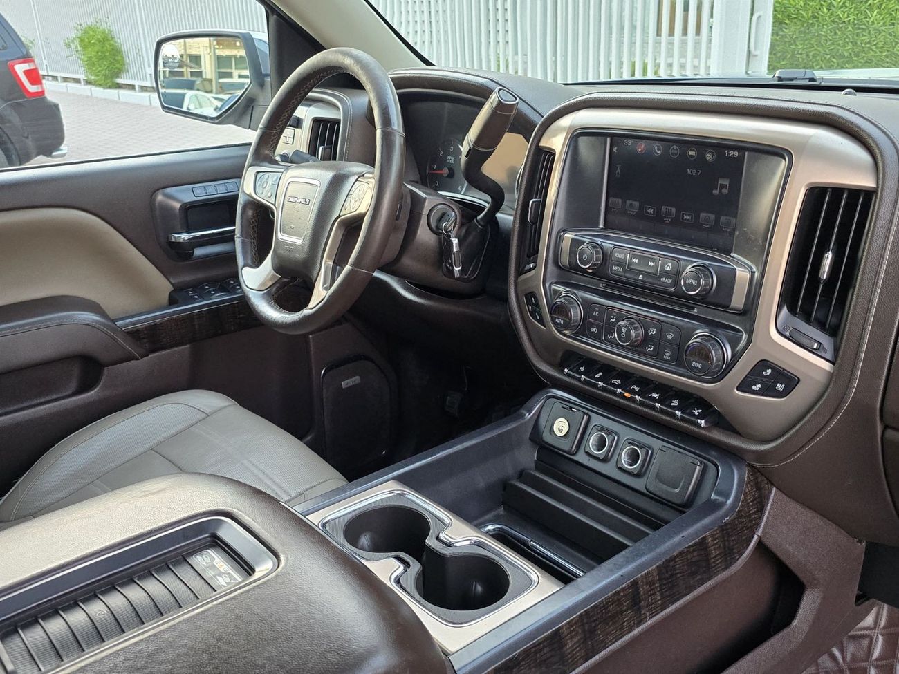 جي أم سي سييرا 1500 Denali 6.2L (425 HP) GMC SIERRA DENALI 2016 GCC 6.2L FULL OPITION // PERFECT CONDITION