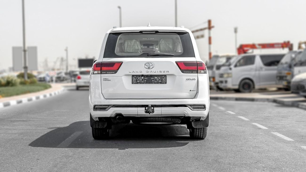Toyota Land Cruiser GXR 2026 Toyota Land Cruiser GXR 3.5L AT Hybrid (White-Beige)