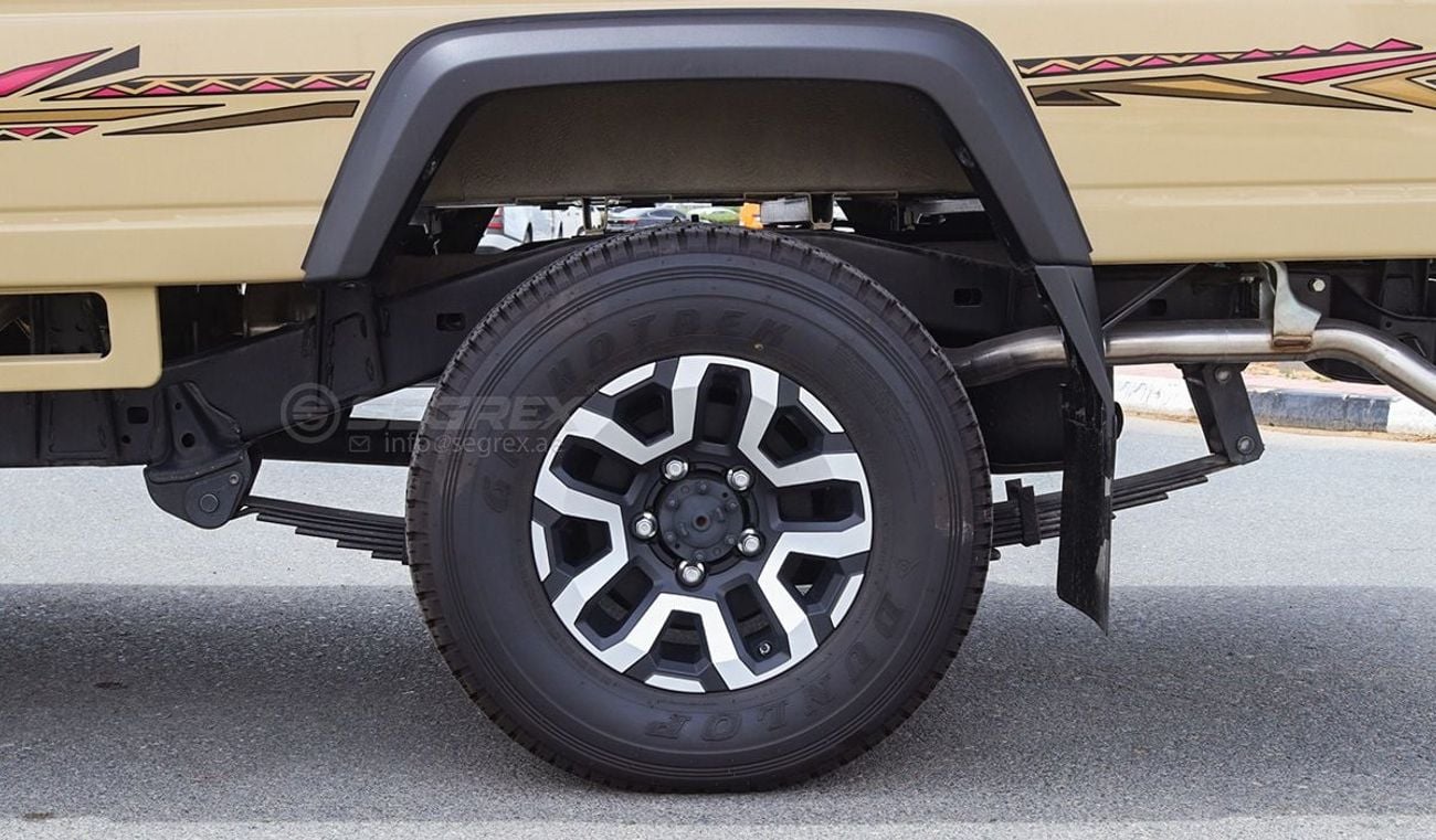 تويوتا لاند كروزر بيك آب LC79, Single Cabin, 4.0L Petrol 4WD 6-Speed Automatic | Brand New | 2025 Model | For Export