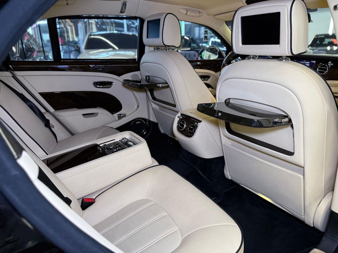 بنتلي مولسان 2012 Bentley Mulsanne - Only 48,000KM - Good Condition