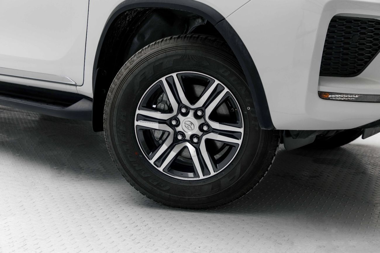 Toyota Fortuner 2.7L - Platinum White Pearl Inside Quartz | Export Only