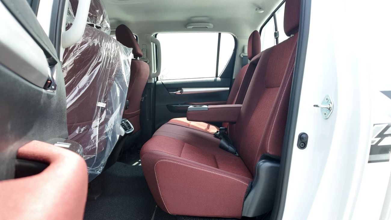 تويوتا هيلوكس  TOYOTA HILUX SR5 4.0 V6 4WD A/T 2026