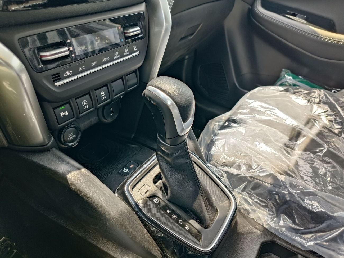 تويوتا أوربان كروزر GLX, 1.5L V4, FULL OPTION, DOUBLE TONE (CODE #  GLX)