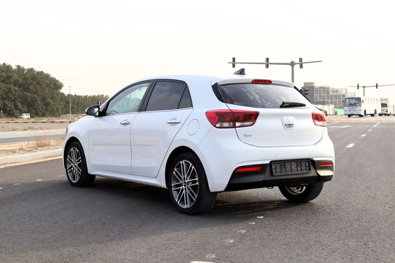 كيا ريو LX 1.4L Hatchback