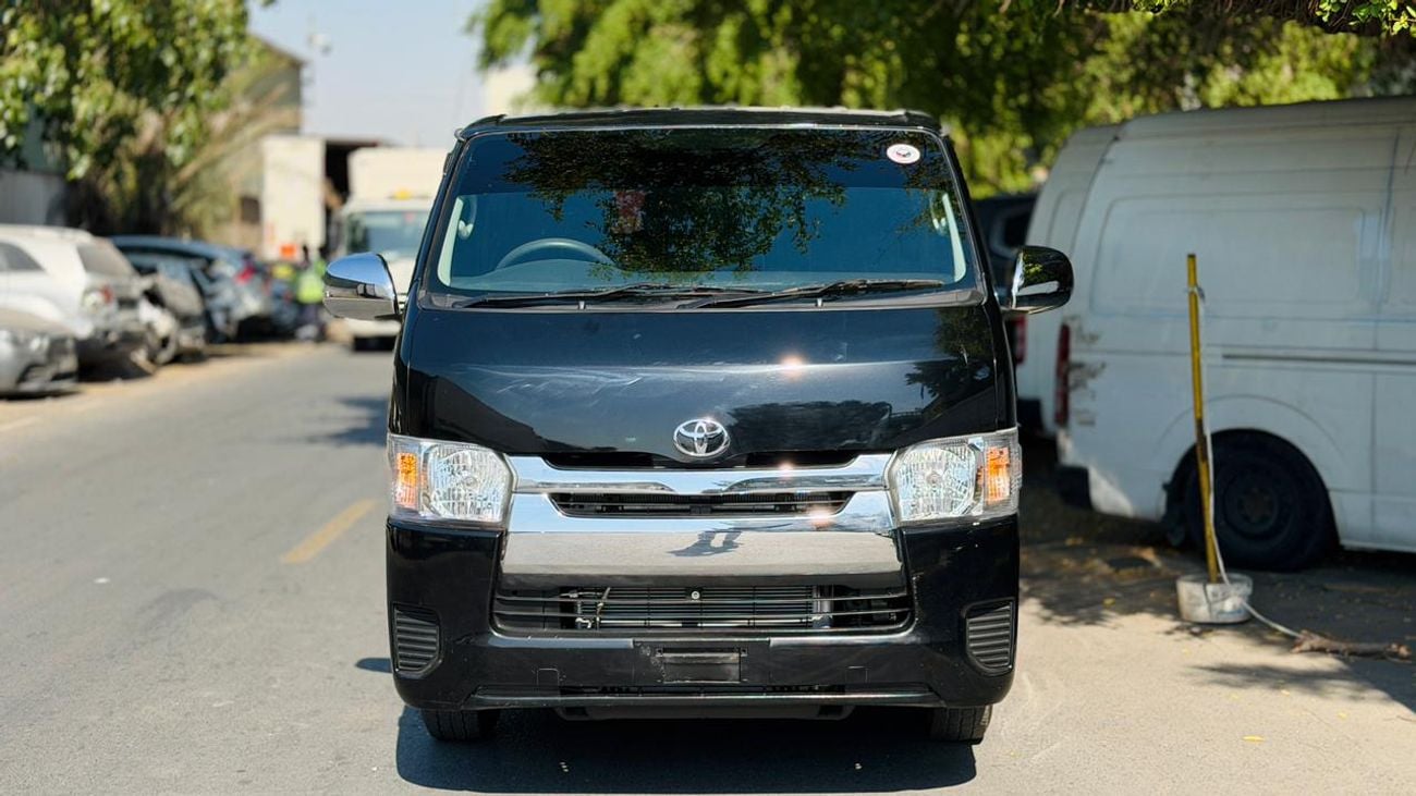تويوتا هاياس 10 SEATERS | DIGITAL REAR VIEW MIRROR | AUTOMATIC TRANSMISSION | 2.7L PETROL | MULTIMEDIA SCREEN
