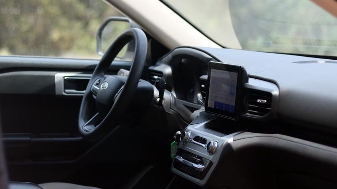 Ford Explorer BASE 100A 3.3L 4WD || Agency Warranty || Complete service history available