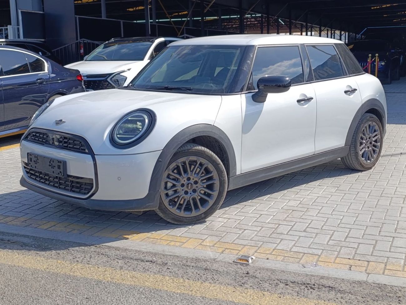 ميني كوبر S 2.0L (5 Seater)